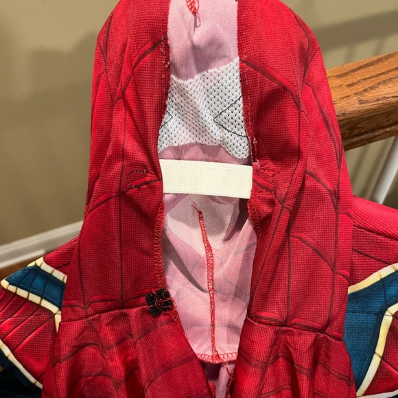 Avengers Endgame Iron Spider Costume size Youth Large (12-14). - Picture 4 of 4